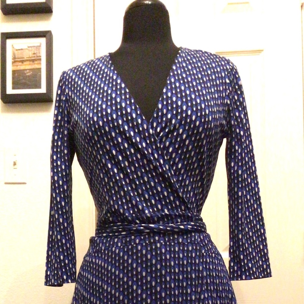 Diane Von Furstenberg wrap Dress, size 8